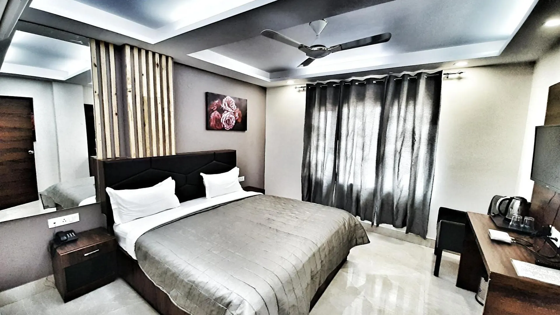 Airport Hotel Delhi Aerocity, 15 Mins Yashobhoomi New Delhi Guest house