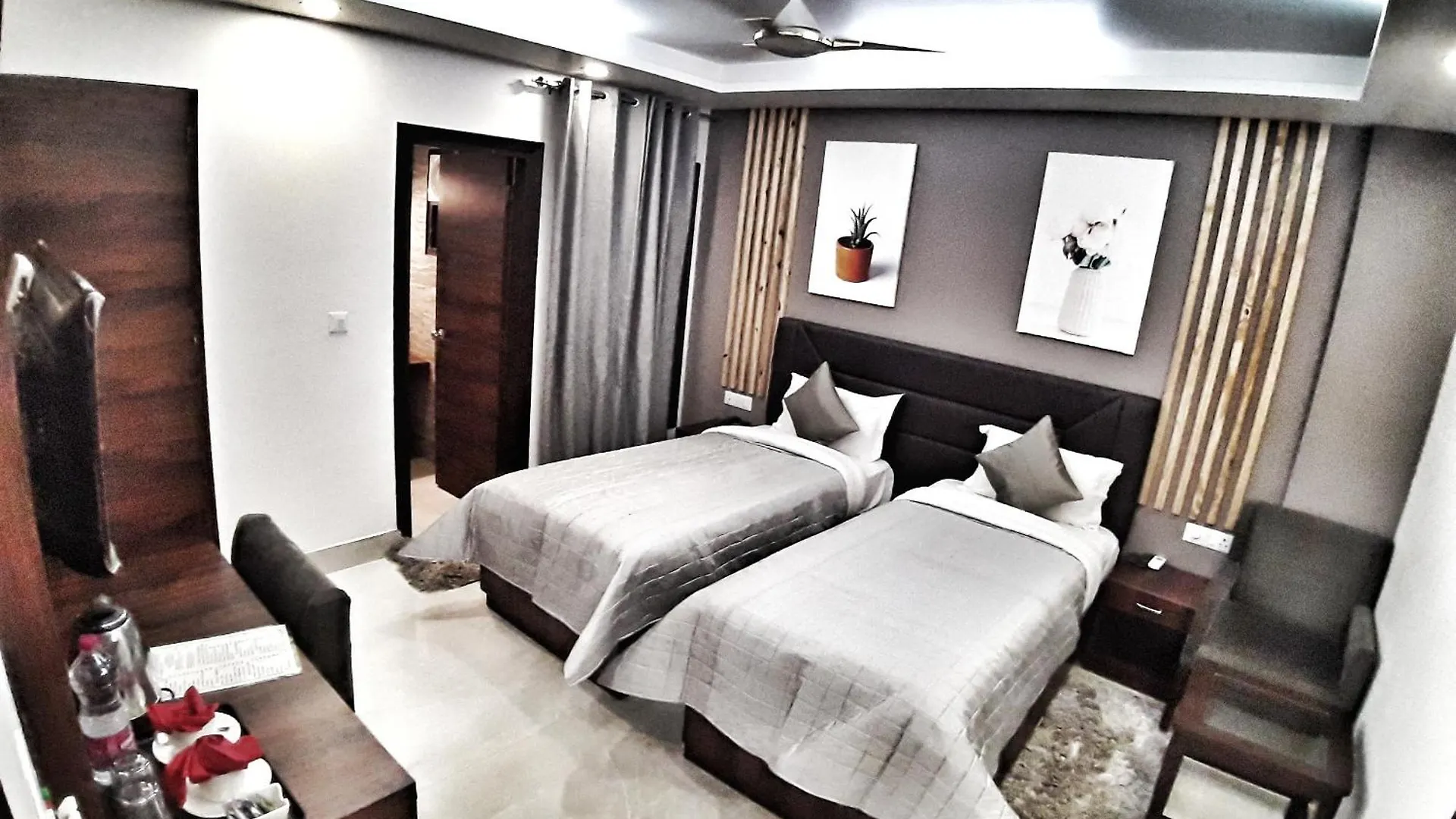 Airport Hotel Delhi Aerocity, 15 Mins Yashobhoomi New Delhi