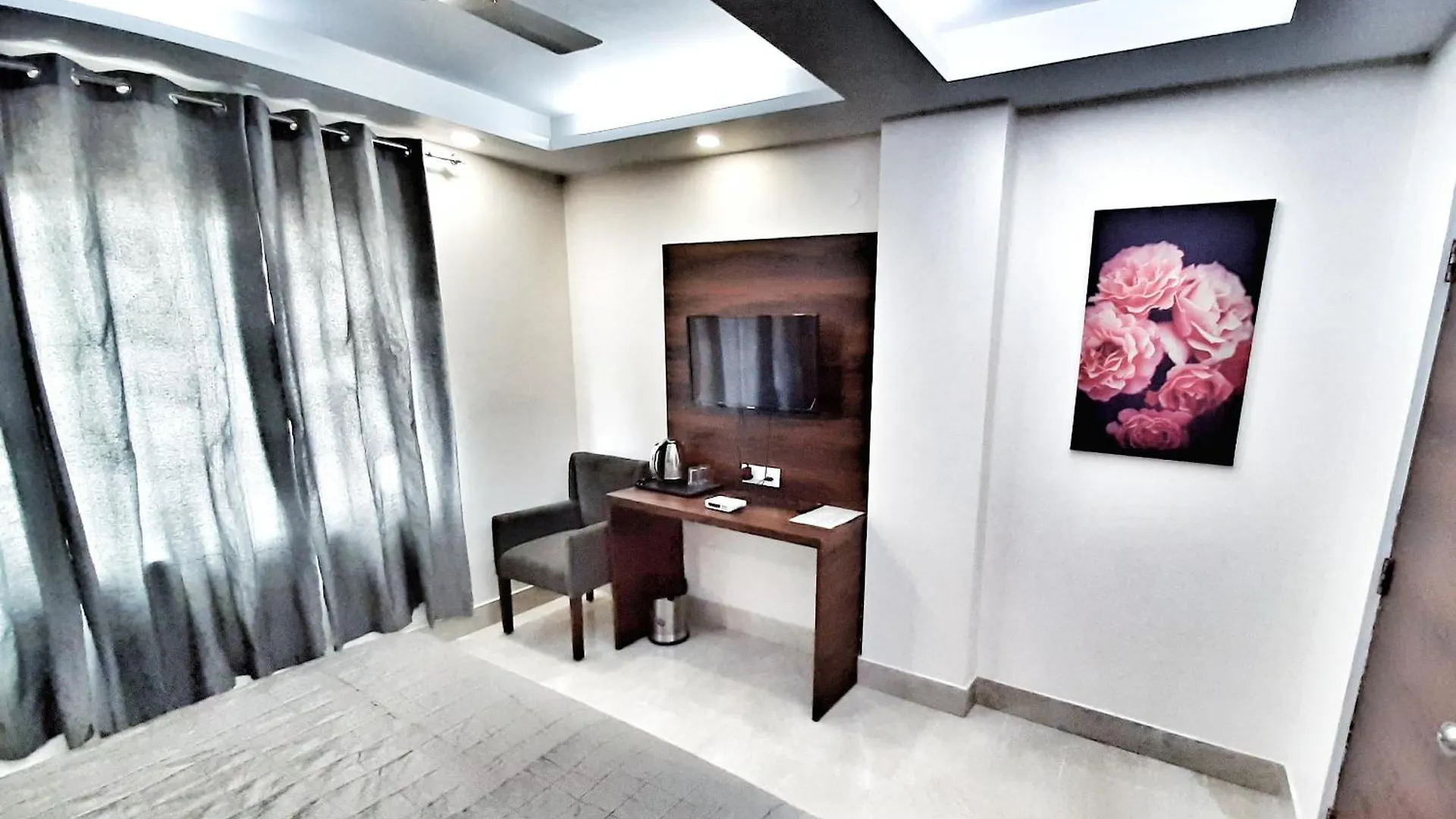 Guest house Airport Hotel Delhi Aerocity, 15 Mins Yashobhoomi New Delhi