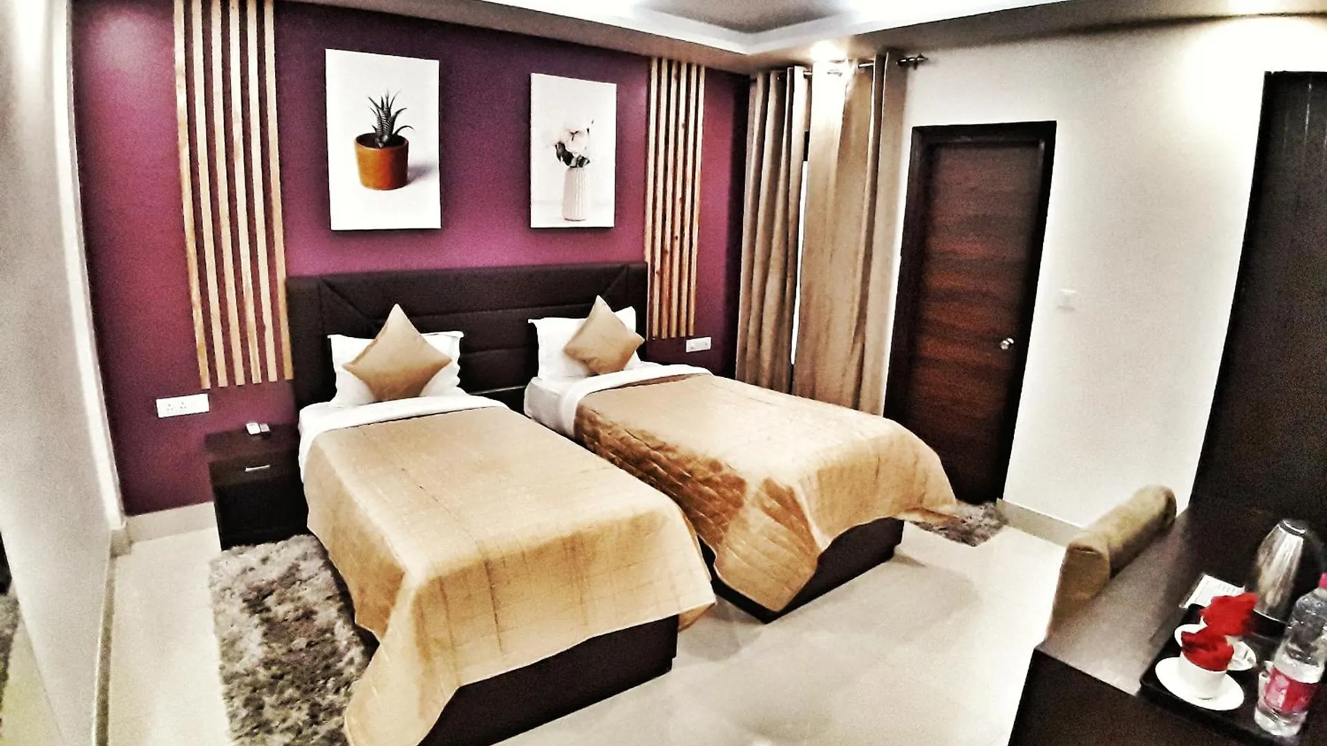 Airport Hotel Delhi Aerocity, 15 Mins Yashobhoomi New Delhi Guest house